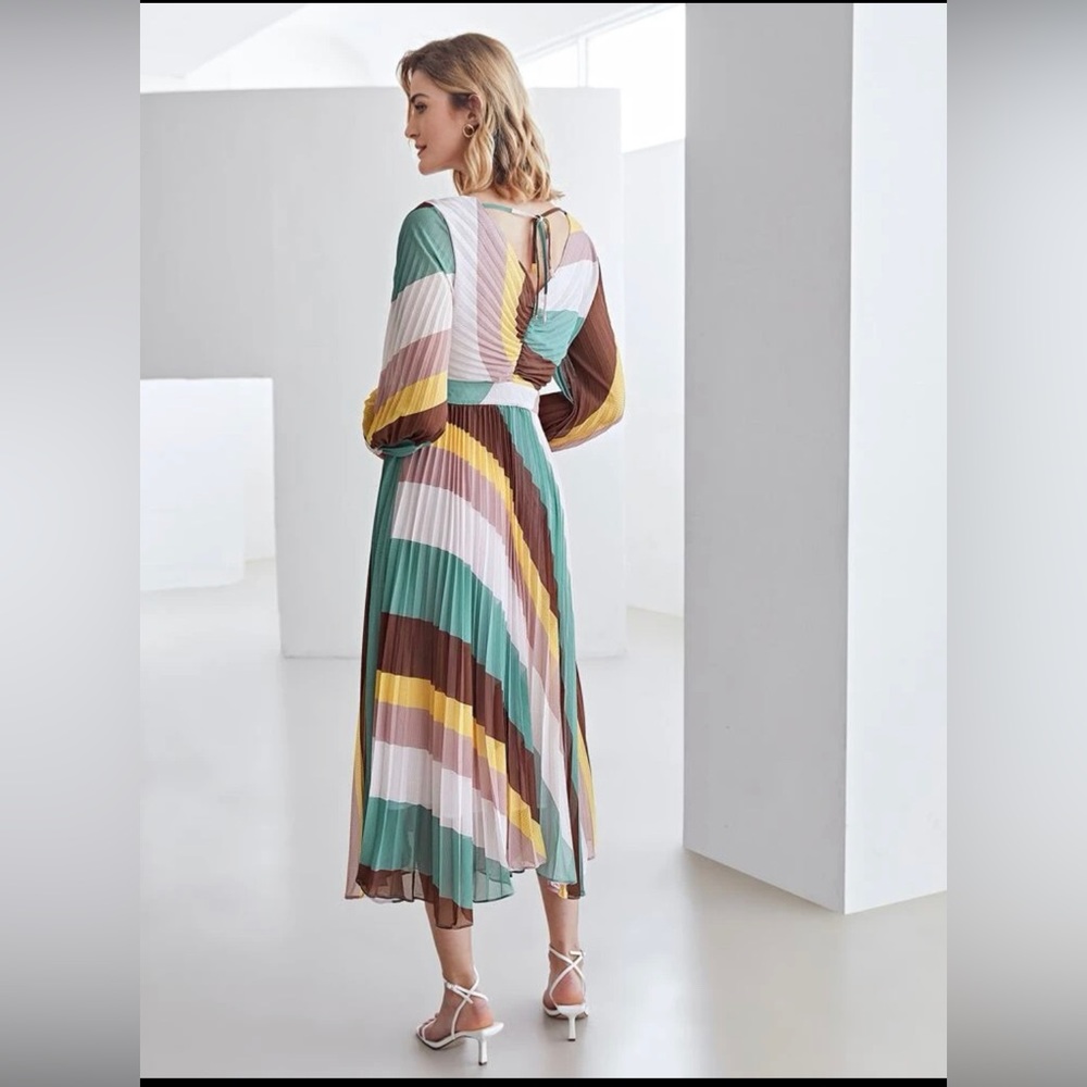 MOTF Premium Color Block Plisse Dress size M